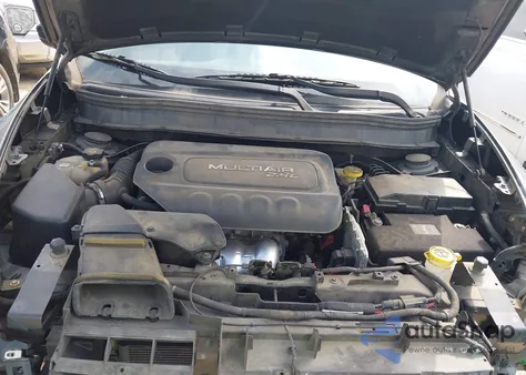 2015 Jeep Cherokee Latitude z USA, uszkodzony, nr VIN 1C4PJMCB3FW728370